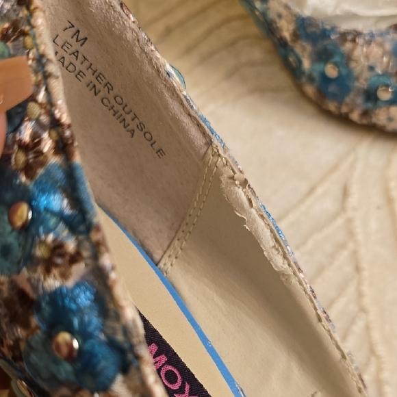 Mojo Moxy Turquoise Floral Embellished Heels - Picture 8 of 14